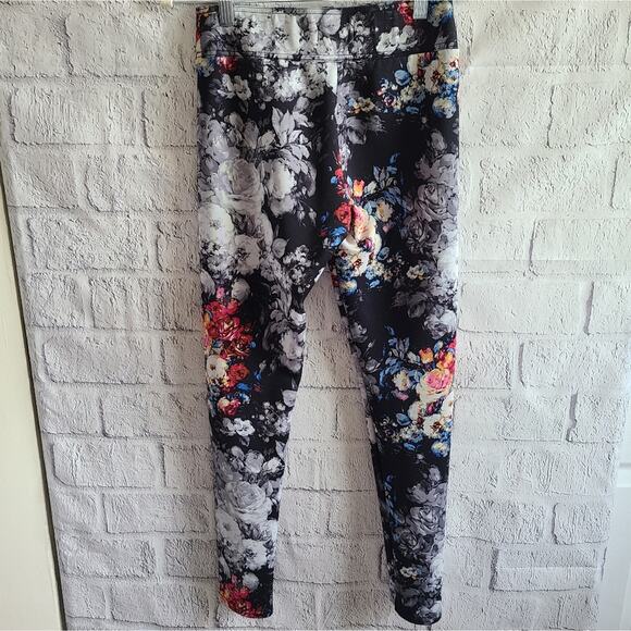 Abercrombie & Fitch Black Floral High Rise Leggings Small - Picture 2 of 10